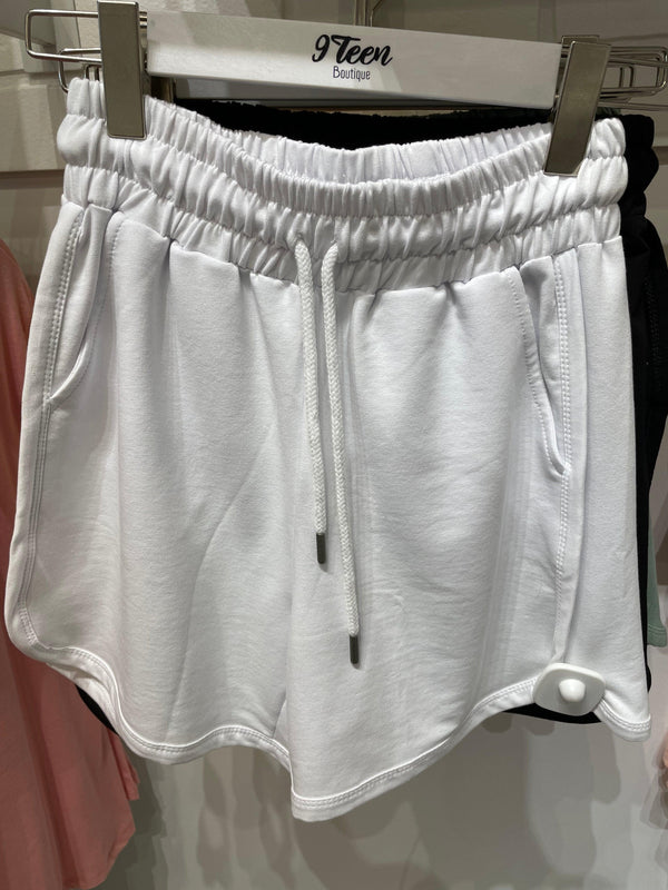 Hi-Waist Cuffed Hem Shorts